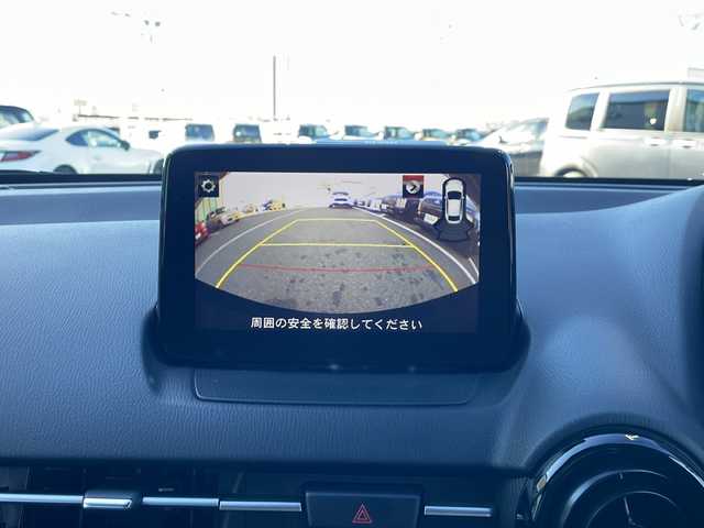 マツダ マツダ２ 15C 三重県 2020(令2)年 2.7万km アークティックホワイト 純正コネクテッドナビ/ＢＳＭ/車線逸脱警報/バックカメラ/社外ドライブレコーダー/社外ＥＴＣ/ＭＴモード付ＡＴ/パーキングセンサー/アイドリングストップ/横滑り防止/衝突被害軽減システム/盗難防止装備/ＬＥＤライト/オートライト/電動格納ミラー/Bluetooth接続/USB入力/AUX/禁煙車