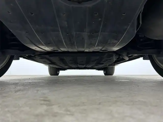 ホンダ ヴェゼル ハイブリッド RS ホンダセンシング 千葉県 2020(令2)年 5.7万km クリスタルブラックパール 禁煙車/ホンダセンシング/・衝突軽減ブレーキ/・先行車発進お知らせ/・路外逸脱毛抑制システム/・レーンキープアシスト/・レーダークルーズコントロール/純正８型メモリナビ/・型番：VXM-207VFEi/・CD/DVD/USB/HDMI/Bluetooth/フルセグTV/・バックカメラ/・ビルトインETC/革巻きステアリング/・ステアリングスイッチ/・パドルシフト/ハーフレザーシート/・DNシートヒーター/左右独立エアコン/純正フロアマット/純正１８インチAW/オートライト/・LEDヘッドライト/・LEDフォグランプ