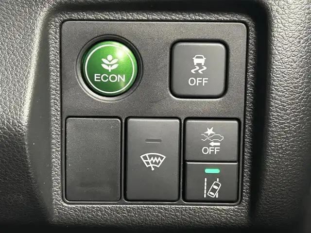 ホンダ ヴェゼル ハイブリッド RS ホンダセンシング 千葉県 2020(令2)年 5.7万km クリスタルブラックパール 禁煙車/ホンダセンシング/・衝突軽減ブレーキ/・先行車発進お知らせ/・路外逸脱毛抑制システム/・レーンキープアシスト/・レーダークルーズコントロール/純正８型メモリナビ/・型番：VXM-207VFEi/・CD/DVD/USB/HDMI/Bluetooth/フルセグTV/・バックカメラ/・ビルトインETC/革巻きステアリング/・ステアリングスイッチ/・パドルシフト/ハーフレザーシート/・DNシートヒーター/左右独立エアコン/純正フロアマット/純正１８インチAW/オートライト/・LEDヘッドライト/・LEDフォグランプ