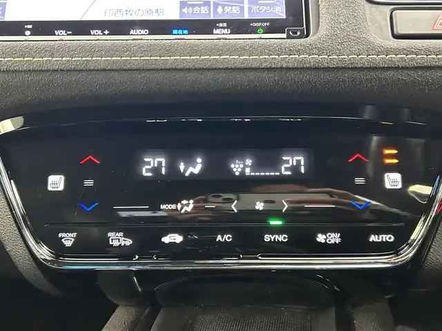 ホンダ ヴェゼル ハイブリッド RS ホンダセンシング 千葉県 2020(令2)年 5.7万km クリスタルブラックパール 禁煙車/ホンダセンシング/・衝突軽減ブレーキ/・先行車発進お知らせ/・路外逸脱毛抑制システム/・レーンキープアシスト/・レーダークルーズコントロール/純正８型メモリナビ/・型番：VXM-207VFEi/・CD/DVD/USB/HDMI/Bluetooth/フルセグTV/・バックカメラ/・ビルトインETC/革巻きステアリング/・ステアリングスイッチ/・パドルシフト/ハーフレザーシート/・DNシートヒーター/左右独立エアコン/純正フロアマット/純正１８インチAW/オートライト/・LEDヘッドライト/・LEDフォグランプ