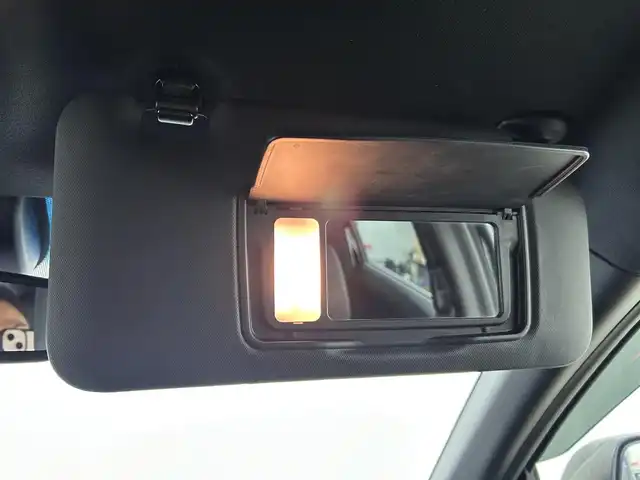 ホンダ ヴェゼル ハイブリッド RS ホンダセンシング 千葉県 2020(令2)年 5.7万km クリスタルブラックパール 禁煙車/ホンダセンシング/・衝突軽減ブレーキ/・先行車発進お知らせ/・路外逸脱毛抑制システム/・レーンキープアシスト/・レーダークルーズコントロール/純正８型メモリナビ/・型番：VXM-207VFEi/・CD/DVD/USB/HDMI/Bluetooth/フルセグTV/・バックカメラ/・ビルトインETC/革巻きステアリング/・ステアリングスイッチ/・パドルシフト/ハーフレザーシート/・DNシートヒーター/左右独立エアコン/純正フロアマット/純正１８インチAW/オートライト/・LEDヘッドライト/・LEDフォグランプ