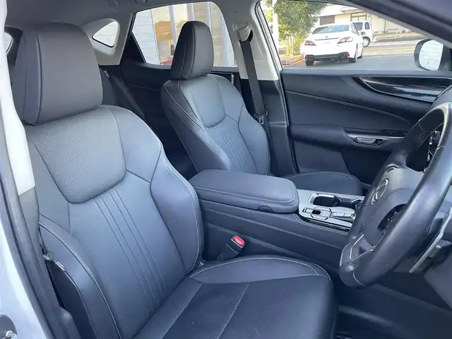 レクサス ＮＸ 350h 静岡県 2023(令5)年 2.7万km ソニッククォーツ メーカーナビ/・フルセグTV/・Bluetooth接続/・USB入力端子/トヨタセーフティーセンス/プリクラッシュセーフティ/BSM/HUD/パノラミックビュー/電動パーキングブレーキ/オートブレーキホールド/レーダークルーズコントロール/ワイヤレス充電/プッシュスタート/スマートキー/前席パワーシート/パワーバックドア/電動チルト＆テレスコピック/LEDオートライト/オートハイビーム/前後コーナーセンサー