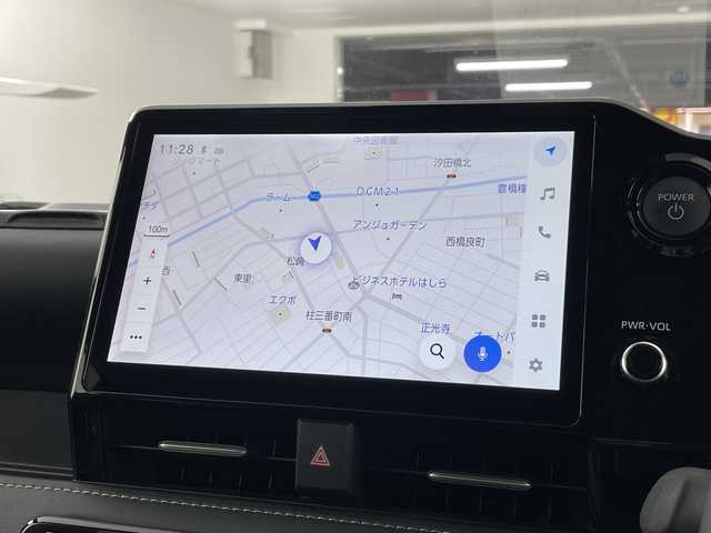 トヨタ ノア ハイブリッド S－Z 愛知県 2024(令6)年 0.1万km未満 ホワイトパールクリスタルシャイン 快適利便パッケージHigh/・ハンズフリーデュアルパワースライドドア（挟み込み防止機能付）/・パワーバックドア（挟み込み防止機能/停止位置メモリー機能/・ナノイーX/ステアリングヒーター/・2列目シートヒーター、オットマン（キャプテンシート）/純正10.5インチディズプレイオーディオ（コネクテッドナビ対応)/・TV(フルセグ)＋CD・DVDデッキ/・AppleCarPlay/AndroidAuto/Miracast/・AM/FM/USB/・HDMI接続/ETC2.0ユニット/ユニバーサルステップ/=========================/HDMI/トヨタセーフティーセンス/ACC/LKA/前後コーナーセンサー/ETC2.0/オートホールド/ハーフレザーシート/D/N席シートヒーター/ハンドルヒーター/電動リアゲート/両側パワースライドドア/後席左側ステップ/後席オットマン/LEDヘッドライト/オートライト/オートマチックハイビーム/フォグランプ/スマートキー/スペアキー１本