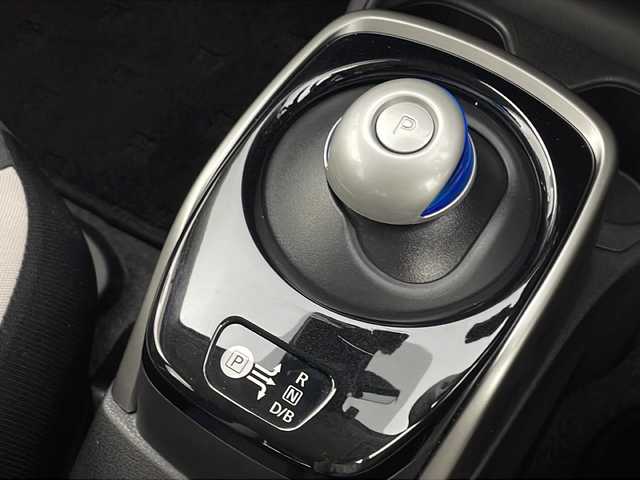 日産 ノート e－パワー X Vセレクション 宮城県 2019(令1)年 6.9万km ブリリアントホワイトパール 純正メモリーナビ/フルセグTV/アラウンドビューモニター/バックカメラ/エマージェンシーブレーキ/車線逸脱警報/踏み間違え防止アシスト/LEDオートマチックハイビーム/デジタルインナーミラー/スマートキー/ETC/禁煙車