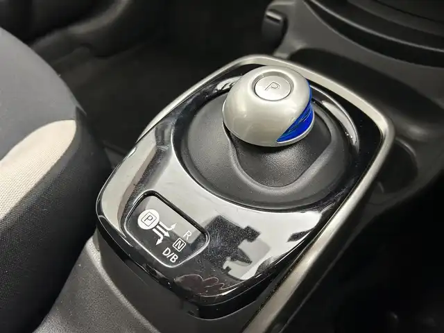 日産 ノート e－パワー X Vセレクション 福井県 2019(令1)年 6.9万km ブリリアントホワイトパール 純正ナビ/フルセグTV/アラウンドビューモニター/バックカメラ/前後障害物センサー/エマージェンシーブレーキ/車線逸脱警報/踏み間違え防止アシスト/LEDヘッドライト/インテリジェントルームミラー/スマートキー/プッシュスタート/純正ドライブレコーダー/ETC/禁煙車