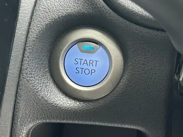 日産 ノート e－パワー X Vセレクション 福井県 2019(令1)年 6.9万km ブリリアントホワイトパール 純正ナビ/フルセグTV/アラウンドビューモニター/バックカメラ/前後障害物センサー/エマージェンシーブレーキ/車線逸脱警報/踏み間違え防止アシスト/LEDヘッドライト/インテリジェントルームミラー/スマートキー/プッシュスタート/純正ドライブレコーダー/ETC/禁煙車