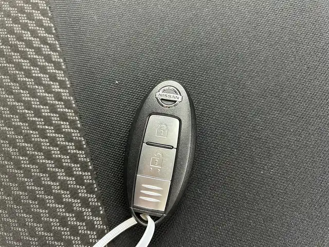 日産 ノート e－パワー X Vセレクション 福井県 2019(令1)年 6.9万km ブリリアントホワイトパール 純正ナビ/フルセグTV/アラウンドビューモニター/バックカメラ/前後障害物センサー/エマージェンシーブレーキ/車線逸脱警報/踏み間違え防止アシスト/LEDヘッドライト/インテリジェントルームミラー/スマートキー/プッシュスタート/純正ドライブレコーダー/ETC/禁煙車