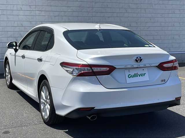 トヨタ カムリ G 茨城県 2020(令2)年 7万km プラチナホワイトパールマイカ 純正8型ディスプレイオーディオ/バックカメラ/ビルトインETC/ドライブレコーダー/レーダークルーズコントロール/インテリジェントクリアランスソナー/セーフティセンス/・プリクラッシュセーフティ/・レーンディパーチャーアラート/・オートマチックハイビーム/S-VSC/LEDヘッドランプ/本革巻きステアリング/運転席パワーシート/レザー調シートカバー付/純正17インチアルミホイール/スマートエントリー/スタートシステム/禁煙車