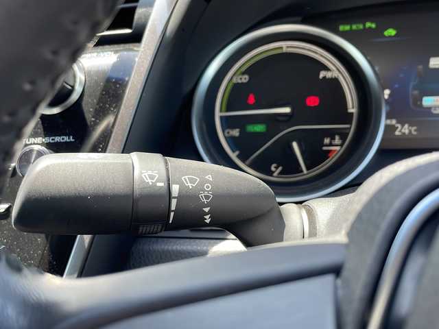 トヨタ カムリ G 茨城県 2020(令2)年 7万km プラチナホワイトパールマイカ 純正8型ディスプレイオーディオ/バックカメラ/ビルトインETC/ドライブレコーダー/レーダークルーズコントロール/インテリジェントクリアランスソナー/セーフティセンス/・プリクラッシュセーフティ/・レーンディパーチャーアラート/・オートマチックハイビーム/S-VSC/LEDヘッドランプ/本革巻きステアリング/運転席パワーシート/レザー調シートカバー付/純正17インチアルミホイール/スマートエントリー/スタートシステム/禁煙車