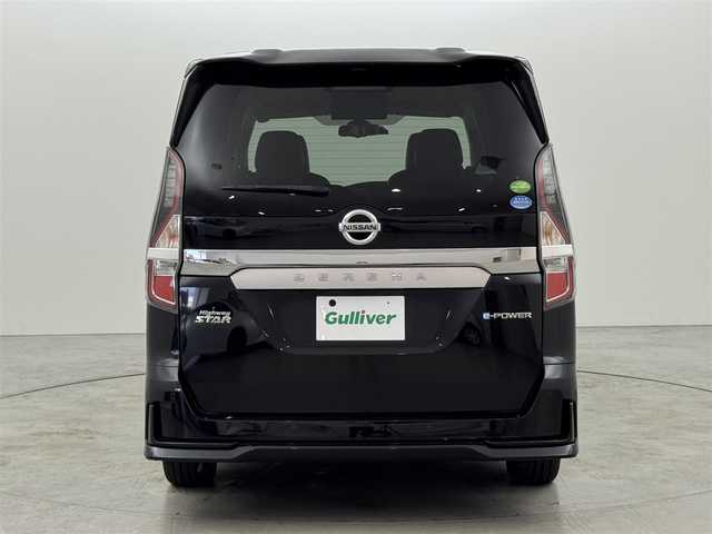 日産 セレナ e－パワー ハイウェイスター V 福岡県 2020(令2)年 6.4万km ダイヤモンドブラック ワンオーナー　/１１型後席モニター　/純正１０型ナビ　/全方位カメラ　/ＥＴＣ　/前ドラレコ　/クルーズコントロール　/コーナーセンサー　/エマージェンシーブレーキ　/レーンキープ　/ＢＳＭ　/両側電動スライドドア　/ＬＥＤ