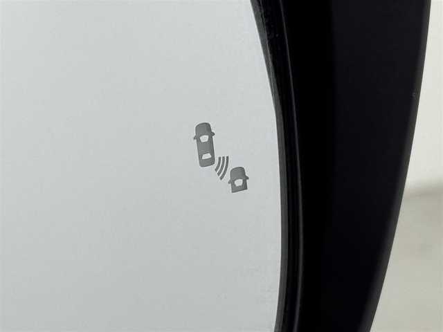 日産 セレナ e－パワー ハイウェイスター V 福岡県 2020(令2)年 6.4万km ダイヤモンドブラック ワンオーナー　/１１型後席モニター　/純正１０型ナビ　/全方位カメラ　/ＥＴＣ　/前ドラレコ　/クルーズコントロール　/コーナーセンサー　/エマージェンシーブレーキ　/レーンキープ　/ＢＳＭ　/両側電動スライドドア　/ＬＥＤ