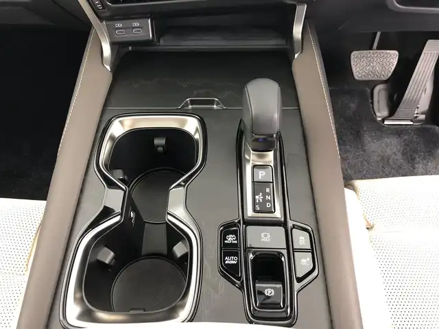 レクサス ＲＸ 450h+ バージョンL 愛知県 2023(令5)年 0.3万km レッドマイカクリスタルシャイン 14インチディスプレイオーディオ　/（フルセグ/Bluetooth） /パノラマムーンルーフ　/レーダークルーズコントロール　/パノラミックビューモニター　/パドルシフト　/ブラインドスポットモニター　/衝突軽減システム/電動リアゲート　/ヘッドアップディスプレイ/ハーフレザー（ソリスホワイト）　/運転席メモリーシート/運転席パワーイージーアクセスシステム/前席パワーシート/全席シートヒーター/全席エアーシート/ハンドルヒーター/デジタルインナーミラー/ETC2.0/純正AW