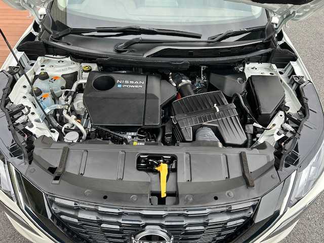 日産 エクストレイル S e－4ORCE 茨城県 2023(令5)年 1.5万km パール 社外ナビ /バックカメラ /クルーズコントロール /デジタルインナーミラー /ステアリングヒーター /エマージェンシーブレーキ /寒冷地仕様 /ダウンヒルアシストコントロール /コーナーセンサー /ETC /4WD