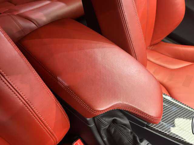 ＢＭＷ Ｍ４ クーペ 千葉県 2015(平27)年 4.4万km 黒 カーボンルーフ　/クルーズコントロール　/赤革　/ＨＵＤ　/ナビ　/ＴＶ　/Ｂカメラ　/コンフォートアクセス　/電動シート　/シートヒーター　/パークディスタンス　/衝突軽減Ｂ　/ＬＫＡ　/ＬＥＤヘッドライト　/ＥＴＣ　/禁煙車