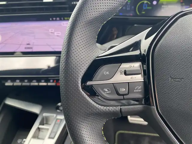 プジョー プジョー ４０８ GT ハイブリッド 福岡県 2023(令5)年 1.3万km 赤 ・1オーナー/・アクティブクルーズコントロール/・純正メモリーナビ/USB/Bluetooth/AppleCarPlay/・全方位カメラ/・ハーフレザーシート/シートヒーター/・社外ドライブレコーダー/・ETC/・純正19AW/・プッシュスタート/・パーキングアシスト/・スマートキー/・パワーシート/・レーンキープアシスト/・オートライト/・LEDライト/・デジタルインナーミラー/・ワイヤレス充電/・保証書