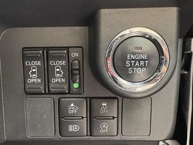 トヨタ ルーミー カスタムG 徳島県 2018(平30)年 5.5万km ブラックマイカメタリック SDナビ　NSCD-W66/　AM/FM/BT/CD/ワンセグ/SD/AUX/ビルトインETC2.0/バックカメラ/クルーズコントロール/アイドリングストップ/両側電動スライドドア/前後コーナーセンサー/スマートキー/プッシュスタート/純正フロアマット/ドアバイザー/オートライト/オートマチックハイビーム/LEDヘッドライト/フォグライト/取扱説明書/新車時保証書