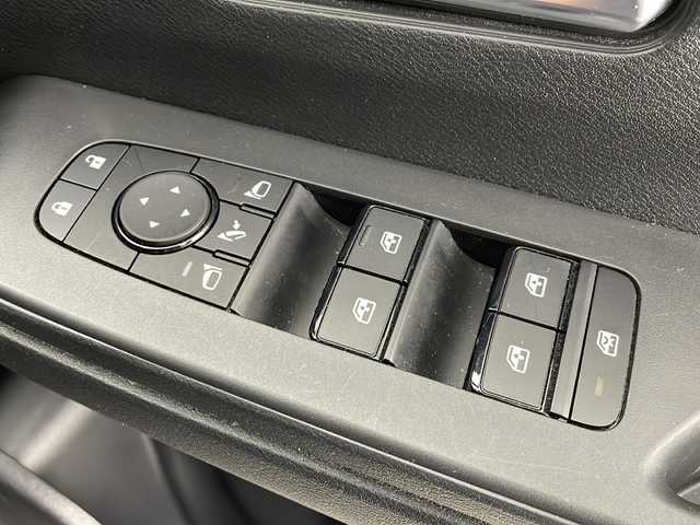 日産 セレナ e－パワー ハイウェイスター V 千葉県 2023(令5)年 1.6万km ダークメタルグレー 禁煙車/フリップダウンモニター/純正12.3インチメーカーナビ/　BT/フルセグ/HDMI/AppleCarPlay/AndroidAuto/両側パワースライドドア/アラウンドビューモニター/エマージェンシーブレーキ/コーナーセンサー/プロパイロット/インテリジェントパーキングアシスト/ブラインドスポットモニター/ETC/デジタルインナーミラー/オートホールド/電子パーキング/前席シートヒーター/セカンドシートシートヒーター