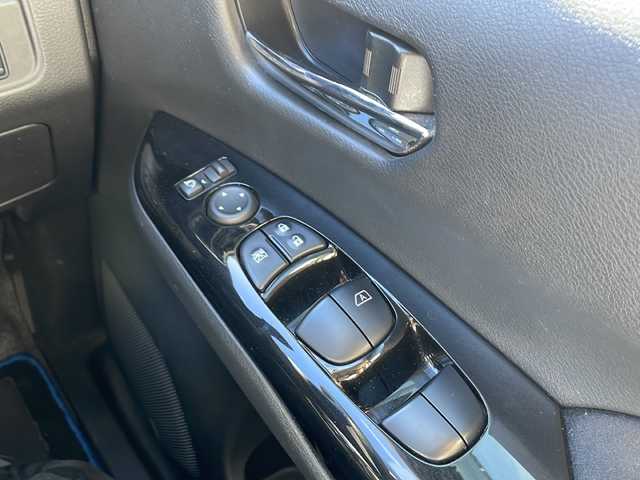 日産 セレナ e－パワー オーテック 沖縄県 2018(平30)年 7.3万km ダイヤモンドブラック 純正ナビ・Bluetooth・TV・CD・DVD/フリップダウンモニター/両側パワースライドドア/全方位カメラ/ドライブレコーダー/ETC/全方位カメラ/シートヒーター/プロパイロット/デジタルインナーミラー/ステアリングヒーター/ステアリングスイッチ/オートホールド/電子サイドブレーキ/純正アルミ/コーナーセンサー/LEDヘッドライト