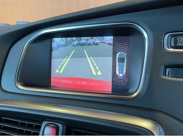 ボルボ Ｖ４０ D4 インスクリプション 高知県 2017(平29)年 4.9万km パッションレッド 純正ナビ /バックカメラ　/フルセグTV /パノラマサンルーフ /harman/kardon/ブラインドスポット /レーンキープ /ACC/黒革シート /シートヒーター/LEDヘッドライト /純正17インチアルミ/コーナーセンサー