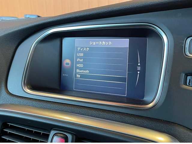 ボルボ Ｖ４０ D4 インスクリプション 高知県 2017(平29)年 4.9万km パッションレッド 純正ナビ /バックカメラ　/フルセグTV /パノラマサンルーフ /harman/kardon/ブラインドスポット /レーンキープ /ACC/黒革シート /シートヒーター/LEDヘッドライト /純正17インチアルミ/コーナーセンサー