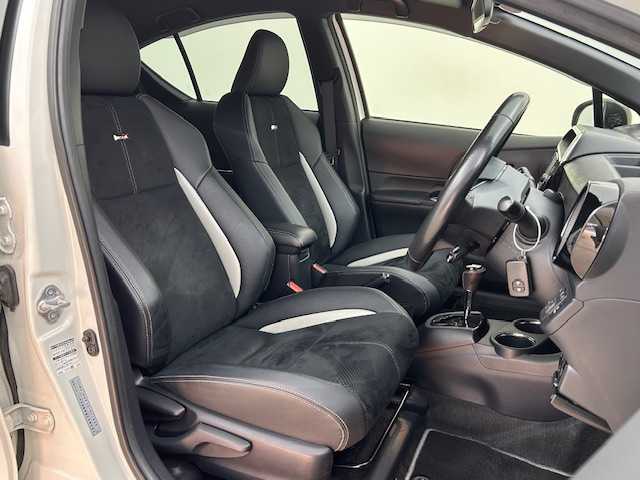 トヨタ アクア G GRスポーツ 17インチPKG 秋田県 2018(平30)年 5.6万km ライムホワイトパールクリスタルシャイン 純正ナビ【AM/FM/BT/CD】 /フルセグTV /バックカメラ /ETC /GR専用ハーフレザーシート　/GR専用フロアマット　/寒冷地仕様　/クルーズコントロール　/オートマチックハイビーム　/フロントワイパーデアイサー /ソナー/オートエアコン /ハーフレザー/革巻きステアリング/EV MODE/ECO MODE/横滑り防止装置/衝突被害軽減システム/オートライト/スマートキー/ステアリングリモコン/レーン逸脱防止/プッシュスタート /電格ミラー/純正フロアマット/サイドバイザー /純正AW/ウィンカーミラー /フォグライト /保証書/取扱説明書
