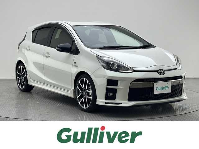 トヨタ アクア G GRスポーツ 17インチPKG 兵庫県 2018(平30)年 5.6万km ライムホワイトパールクリスタルシャイン 純正ナビ【AM/FM/BT/CD】 /フルセグTV /バックカメラ /ETC /GR専用ハーフレザーシート　/GR専用フロアマット　/寒冷地仕様　/クルーズコントロール　/オートマチックハイビーム　/フロントワイパーデアイサー /ソナー/オートエアコン /ハーフレザー/革巻きステアリング/EV MODE/ECO MODE/横滑り防止装置/衝突被害軽減システム/オートライト/スマートキー/ステアリングリモコン/レーン逸脱防止/プッシュスタート /電格ミラー/純正フロアマット/サイドバイザー /純正AW/ウィンカーミラー /フォグライト /保証書/取扱説明書