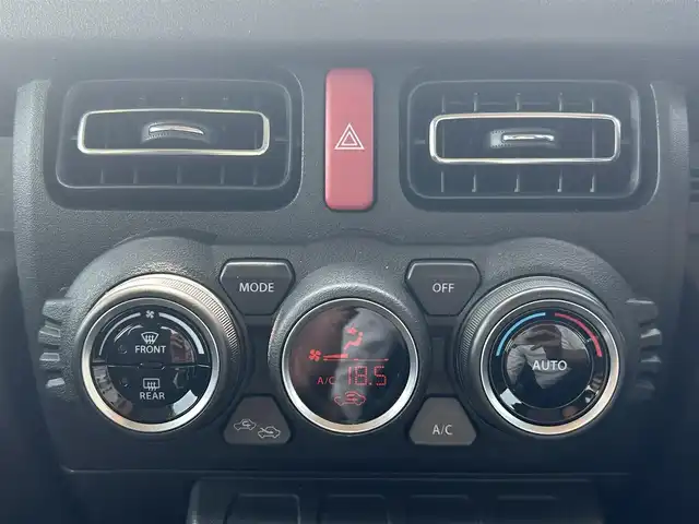 スズキ ジムニー シエラ JC 富山県 2023(令5)年 1万km ミディアムグレー ワンオーナー/4WD/クルーズコントロール/レーンキープアシスト/横滑り防止装置/衝突軽減システム/ダウンヒルアシストコントロール/社外SDナビ/フルセグTV/Bluetooth/DVD再生/バックカメラ/ビルトインETC/社外アルミホイール/運転席助手席シートヒーター