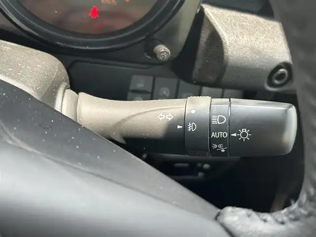スズキ ジムニー シエラ JC 富山県 2023(令5)年 1万km ミディアムグレー ワンオーナー/4WD/クルーズコントロール/レーンキープアシスト/横滑り防止装置/衝突軽減システム/ダウンヒルアシストコントロール/社外SDナビ/フルセグTV/Bluetooth/DVD再生/バックカメラ/ビルトインETC/社外アルミホイール/運転席助手席シートヒーター