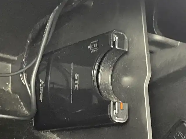 スズキ ソリオ バンディット HV MV 熊本県 2015(平27)年 7.3万km ファーベントレッド/スーパーブラックパール 社外メモリーナビ＆ワンセグＴＶ＆ＣＤ/バックカメラ/ＥＴＣ/ステアリングリモコン/アイドリングストップ/社外セキュリティ/左側パワースライドドア/純正１５inアルミホイール/オートライト/ＬＥＤライト/フォグランプ /ウィンカーミラー/電動格納ミラー/スマートキー/プッシュスタート/Ｗ＆サイドエアバッグ/横滑り防止装置/ＡＢＳ/ドアバイザー/フロアマット/新車保証書/取扱説明書/スマートスペアキー有