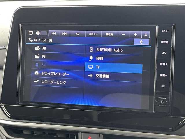 日産 オーラ オーテック 福島県 2025(令7)年 0.3万km オーロラフレアブルーパール /スーパーブラック 2トーン インテリジェントエマージェンシーブレーキ/・緊急停止支援システム/・前方衝突予測警報/・アダプティブLEDヘッドライト/・ふらつき防止装置/・標識検知機能/・車線逸脱警報装置/・後側方衝突防止支援システム/・後側方車両検知警報/・アラウンドビューモニター/・踏み間違い衝突防止アシスト/・後退時車両検知警報/純正9インチナビ/（TV/BT/AM・FM/HDMI）/・バックカメラ/ビルトインETC/デジタルインナーミラー/純正17インチアルミ/電子パーキング/・オートブレーキホールド/ブラインドスポットモニター/ヘッドアップディスプレイ/プッシュスタート/・スマートキー/純正フロアマット/D席パワーシート/・レザーシート/プッシュスタート/LEDライト/・オートライト/電動格納ミラー/ドアバイザー