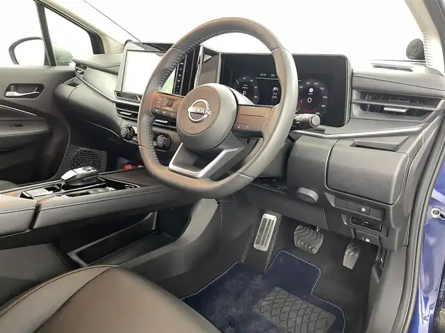 日産 オーラ オーテック 福島県 2025(令7)年 0.3万km オーロラフレアブルーパール /スーパーブラック 2トーン インテリジェントエマージェンシーブレーキ/・緊急停止支援システム/・前方衝突予測警報/・アダプティブLEDヘッドライト/・ふらつき防止装置/・標識検知機能/・車線逸脱警報装置/・後側方衝突防止支援システム/・後側方車両検知警報/・アラウンドビューモニター/・踏み間違い衝突防止アシスト/・後退時車両検知警報/純正9インチナビ/（TV/BT/AM・FM/HDMI）/・バックカメラ/ビルトインETC/デジタルインナーミラー/純正17インチアルミ/電子パーキング/・オートブレーキホールド/ブラインドスポットモニター/ヘッドアップディスプレイ/プッシュスタート/・スマートキー/純正フロアマット/D席パワーシート/・レザーシート/プッシュスタート/LEDライト/・オートライト/電動格納ミラー/ドアバイザー