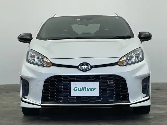 トヨタ アクア GRスポーツ 群馬県 2023(令5)年 1.8万km プラチナホワイトパールマイカ 純正７インチディスプレイオーディオ　バックカメラ　レーダークルーズコントロール　ＬＥＤライト　ＡＨＢ　ハーフレザーシート　純正１７インチＡＷ　ステアリングリモコン　クリアランスソナー　ＥＴＣ　禁煙車