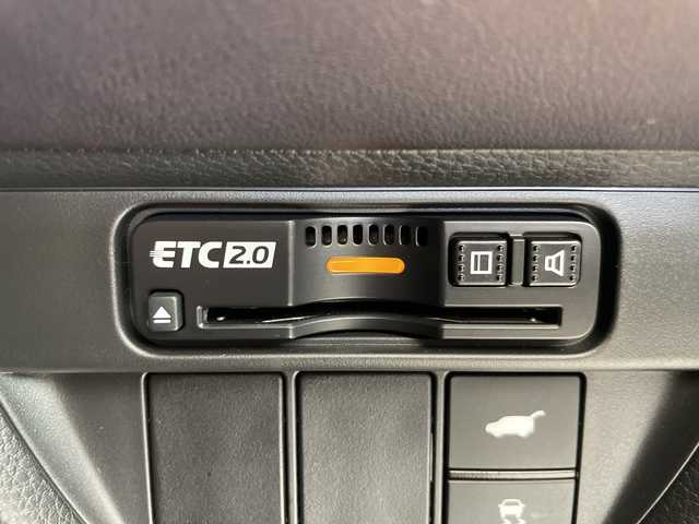 ホンダ ＺＲ－Ｖ ハイブリッド e:HEV Z 愛知県 2024(令6)年 1.5万km プラチナホワイトパール ホンダセンシング/BOSEプレミアムサウンド/純正9インチディスプレイオーディオナビ（あり）/全方位カメラ/レーダークルーズコントロール/シートヒーター/バックカメラ/電動リアゲート/パワーシート/コーナーセンサー/純正アルミホイール/ETC2.0/ブラインドスポットモニター/LEDヘッドライト/ステアリングヒーター/パドルシフト/ダウンヒルアシストコントロール/オートマチックハイビーム/ドライブレコーダー/ワイヤレス充電器/衝突被害軽減ブレーキ/フルセグTV/Bluetooth/ステアリングスイッチ/スマートキー/プッシュスタート
