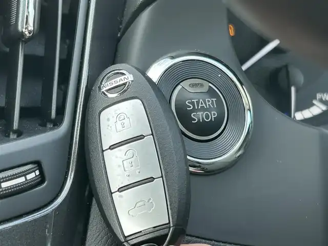 日産 スカイライン ハイブリッド GT タイプSP 新潟県 2020(令2)年 4.8万km ダークメタルグレー 衝突軽減/プロパイロット2.0/全方位カメラ/純正ナビ/(AM/FM/CD/DVD/BT/フルセグ)/ETC2.0/アンビエントLEDライトシステム/追従クルーズコントロール/アイドリングストップ/コーナーセンサー/BSM/本革シート/シートヒーター/パドルシフト/革巻きステアリング/ステアリングスイッチ/AUTOライト/LEDヘッドライト/横滑り防止/プッシュスタート/スマートキー