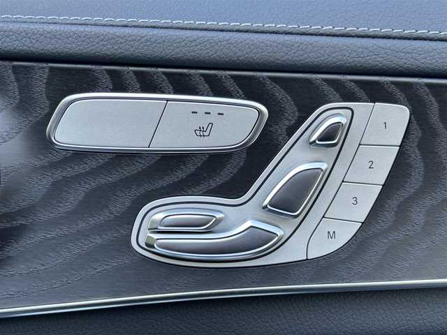 メルセデス・ベンツ Ｃ２００ 4マチック SW スポーツ 長野県 2018(平30)年 5.6万km イリジウムシルバー HUD（ヘッドアップディスプレイ）/・エアサスペンション/・レーダーセーフティーパッケージ/・ディストロニックプラス/・ブラインドスポットモニター/・レーンキープアシスト/・レザーARTICO/・純正HDDナビ/・フルセグTV/・リアビューモニター　　/・純正18インチアルミホイール/・ETC　/・シートヒーター/・キーレスゴー/・パワーバックドア/・パークトロニック/・LEDヘッドライト/・純正ドライブレコーダー