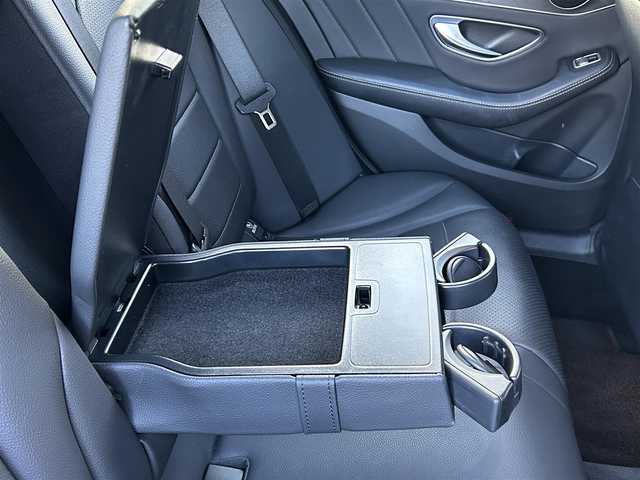 メルセデス・ベンツ Ｃ２００ 4マチック SW スポーツ 長野県 2018(平30)年 5.6万km イリジウムシルバー HUD（ヘッドアップディスプレイ）/・エアサスペンション/・レーダーセーフティーパッケージ/・ディストロニックプラス/・ブラインドスポットモニター/・レーンキープアシスト/・レザーARTICO/・純正HDDナビ/・フルセグTV/・リアビューモニター　　/・純正18インチアルミホイール/・ETC　/・シートヒーター/・キーレスゴー/・パワーバックドア/・パークトロニック/・LEDヘッドライト/・純正ドライブレコーダー