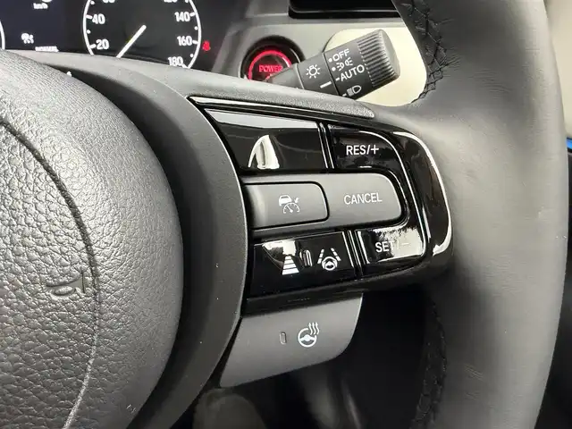ホンダ ヴェゼル ハイブリッド e:HEV Z PLaYパッケージ 愛知県 2025(令7)年 0.1万km 黒Ⅱ ・純正ディスプレイナビ/（BT/Carplay/USB）/・フルセグTV/・バックカメラ/・電動パーキングシステム/・電動バックドア/・ハーフレザーシート/・前席シートヒーター/・ホンダセンシング/レーダークルーズコントロール/衝突軽減ブレーキ/レーンアシストシステム/ブラインドスポットモニター/コーナーセンサー/・クイック充電/・ステアリングヒーター/・パドルシフト/・純正１８インチAW/225/50/R18/・ETC2.0/・純正LEDライト/・保証書/・取扱説明書