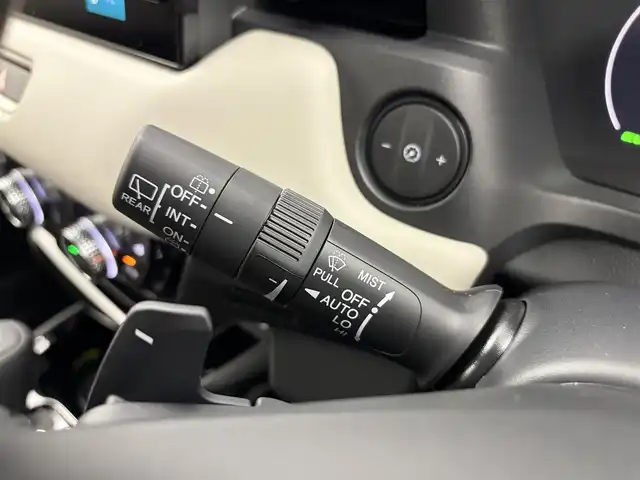 ホンダ ヴェゼル ハイブリッド e:HEV Z PLaYパッケージ 愛知県 2025(令7)年 0.1万km 黒Ⅱ ・純正ディスプレイナビ/（BT/Carplay/USB）/・フルセグTV/・バックカメラ/・電動パーキングシステム/・電動バックドア/・ハーフレザーシート/・前席シートヒーター/・ホンダセンシング/レーダークルーズコントロール/衝突軽減ブレーキ/レーンアシストシステム/ブラインドスポットモニター/コーナーセンサー/・クイック充電/・ステアリングヒーター/・パドルシフト/・純正１８インチAW/225/50/R18/・ETC2.0/・純正LEDライト/・保証書/・取扱説明書