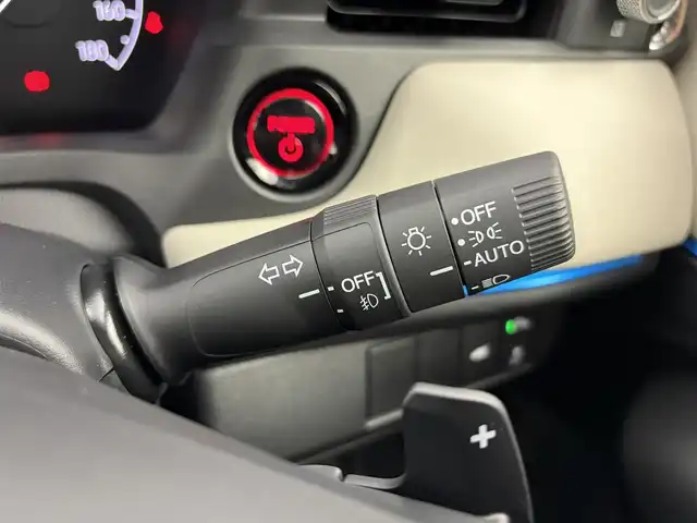 ホンダ ヴェゼル ハイブリッド e:HEV Z PLaYパッケージ 愛知県 2025(令7)年 0.1万km 黒Ⅱ ・純正ディスプレイナビ/（BT/Carplay/USB）/・フルセグTV/・バックカメラ/・電動パーキングシステム/・電動バックドア/・ハーフレザーシート/・前席シートヒーター/・ホンダセンシング/レーダークルーズコントロール/衝突軽減ブレーキ/レーンアシストシステム/ブラインドスポットモニター/コーナーセンサー/・クイック充電/・ステアリングヒーター/・パドルシフト/・純正１８インチAW/225/50/R18/・ETC2.0/・純正LEDライト/・保証書/・取扱説明書