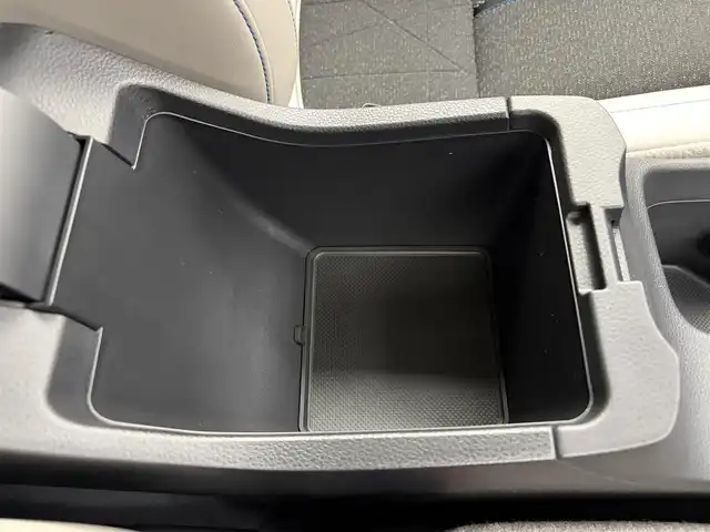 ホンダ ヴェゼル ハイブリッド e:HEV Z PLaYパッケージ 愛知県 2025(令7)年 0.1万km 黒Ⅱ ・純正ディスプレイナビ/（BT/Carplay/USB）/・フルセグTV/・バックカメラ/・電動パーキングシステム/・電動バックドア/・ハーフレザーシート/・前席シートヒーター/・ホンダセンシング/レーダークルーズコントロール/衝突軽減ブレーキ/レーンアシストシステム/ブラインドスポットモニター/コーナーセンサー/・クイック充電/・ステアリングヒーター/・パドルシフト/・純正１８インチAW/225/50/R18/・ETC2.0/・純正LEDライト/・保証書/・取扱説明書