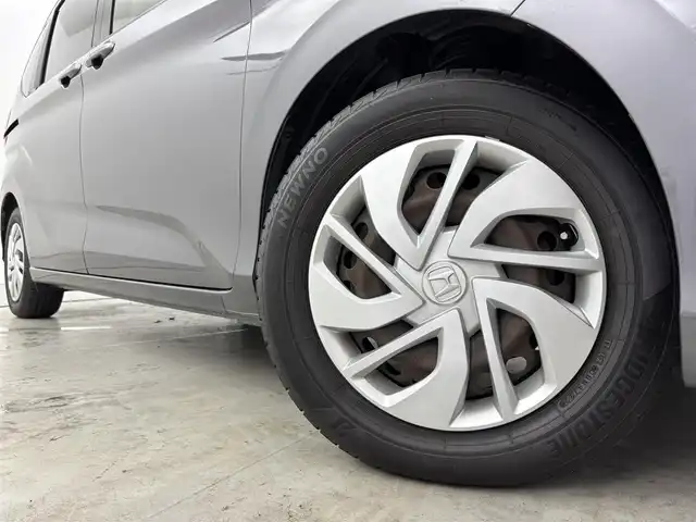ホンダ フリード G ホンダセンシング 福岡県 2017(平29)年 4.7万km モダンスティールM 後席モニター　/純正ナビ／フルセグＴＶ　/バックカメラ　/ＥＴＣ　/前方ドライブレコーダー　/アダプティブクルーズコントロール　/ホンダセンシング　/衝突軽減ブレーキ　/レーンキープ　/ＥＣＯＮ　/両側電動スライドドア