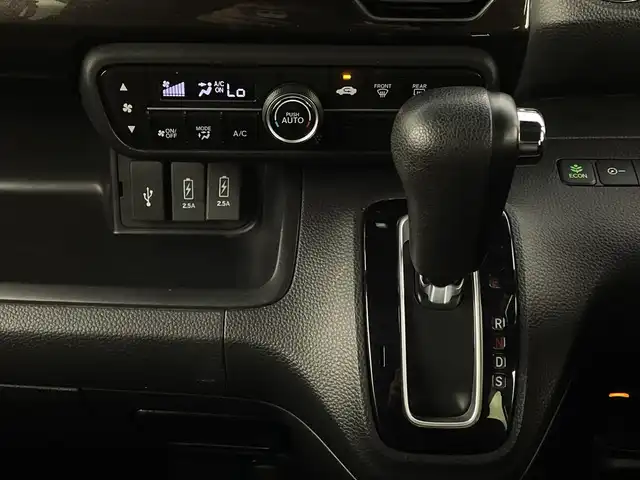 ホンダ Ｎ ＢＯＸ G L ターボ ホンダセンシング 新潟県 2018(平30)年 5万km クリスタルブラックパール 純正メモリナビ　/バックモニター　/ＥＴＣ　/両側パワースライドドア　/ハーフレザーシート　/フルセグＴＶ　/Ｂｌｕｅｔｏｏｔｈ接続　/パドルシフト　/衝突被害軽減ブレーキ