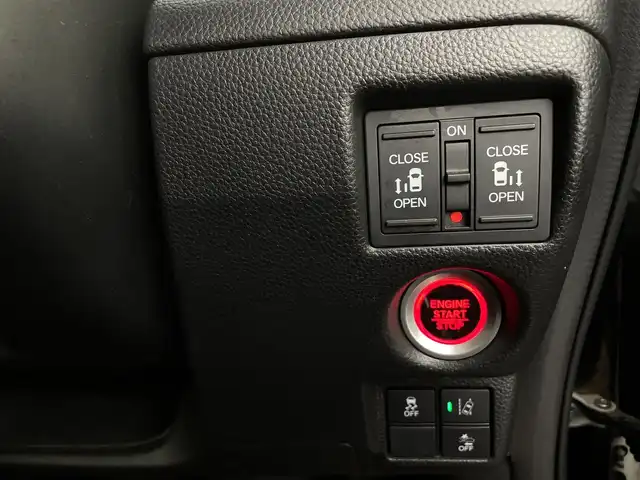 ホンダ Ｎ ＢＯＸ G L ターボ ホンダセンシング 新潟県 2018(平30)年 5万km クリスタルブラックパール 純正メモリナビ　/バックモニター　/ＥＴＣ　/両側パワースライドドア　/ハーフレザーシート　/フルセグＴＶ　/Ｂｌｕｅｔｏｏｔｈ接続　/パドルシフト　/衝突被害軽減ブレーキ