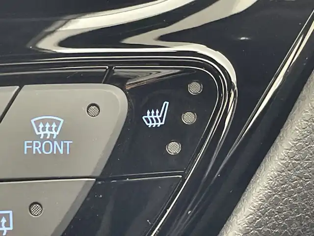 トヨタ Ｃ－ＨＲ G モード ネロ セーフティプラス 群馬県 2020(令2)年 6万km ホワイトパールクリスタルシャイン 純正１０型ナビ　全方位カメラ　ブラインドスポットモニター　アダプティブクルーズコントロール　ビルトインＥＴＣ　シートヒーター　ドライブレコーダー　オートマチックハイビーム　スマートキー　禁煙車