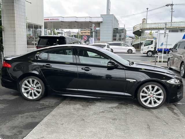 ジャガー ＸＦ 2．0R　スポーツLTD エディション 京都府 2015(平27)年 3.4万km 黒 ワンオーナー /純正メモリーナビ /バックカメラ /前後コーナーセンサー /パドルシフト /クルーズコントロール/ハーフレザー /シートヒーター /前後社外ドライブレコーダー(SN-TW84)/純正AW19インチ /ウィンカーミラー /パワーシート /Bluetooth/AUX/CD/DVD再生機能