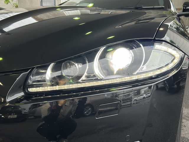 ジャガー ＸＦ 2．0R　スポーツLTD エディション 京都府 2015(平27)年 3.4万km 黒 ワンオーナー /純正メモリーナビ /バックカメラ /前後コーナーセンサー /パドルシフト /クルーズコントロール/ハーフレザー /シートヒーター /前後社外ドライブレコーダー(SN-TW84)/純正AW19インチ /ウィンカーミラー /パワーシート /Bluetooth/AUX/CD/DVD再生機能