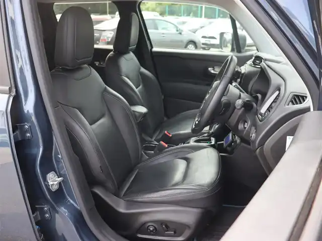 クライスラー・ジープ レネゲード リミテッド 4xe 長野県 2021(令3)年 3.8万km 紺 黒革シート/Kenwoodナビ(CD/DVD/TV/bluetooth/AM/FM/HDMI)/フルセグTV/バックカメラ/ACC/レーンキープアシスト/衝突軽減ブレーキ/BLIS/パークセンサー/パワーシート/ヒーター/ステアリングヒーター/スマートキー/純正17AW/LEDヘッドライト/ETC/充電ケーブル