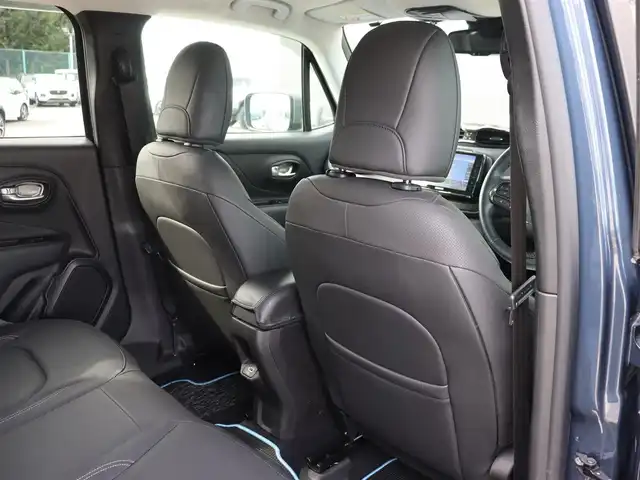 クライスラー・ジープ レネゲード リミテッド 4xe 長野県 2021(令3)年 3.8万km 紺 黒革シート/Kenwoodナビ(CD/DVD/TV/bluetooth/AM/FM/HDMI)/フルセグTV/バックカメラ/ACC/レーンキープアシスト/衝突軽減ブレーキ/BLIS/パークセンサー/パワーシート/ヒーター/ステアリングヒーター/スマートキー/純正17AW/LEDヘッドライト/ETC/充電ケーブル