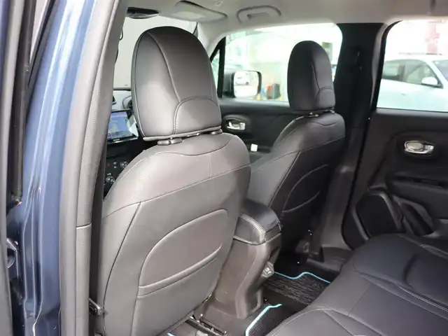 クライスラー・ジープ レネゲード リミテッド 4xe 長野県 2021(令3)年 3.8万km 紺 黒革シート/Kenwoodナビ(CD/DVD/TV/bluetooth/AM/FM/HDMI)/フルセグTV/バックカメラ/ACC/レーンキープアシスト/衝突軽減ブレーキ/BLIS/パークセンサー/パワーシート/ヒーター/ステアリングヒーター/スマートキー/純正17AW/LEDヘッドライト/ETC/充電ケーブル