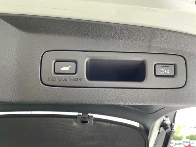 ホンダ ヴェゼル ハイブリッド e:HEV Z 愛知県 2025(令7)年 0.1千km プラチナホワイトパール ホンダセンシング/純正9型ディスプレイオーディオナビ/レーダークルーズコントロール/シートヒーター/バックカメラ/電動リアゲート/コーナーセンサー/純正アルミホイール/ETC2.0/ブラインドスポットモニター/LEDヘッドライト/ステアリングヒーター/ワイヤレス充電機/オートマチックハイビーム/ダウンヒルアシストコントロール/衝突軽減システム/フルセグ/Bluetooth/ステアリングスイッチ/スマートキー/プッシュスタート